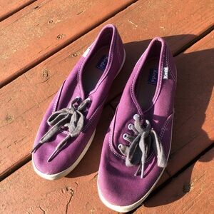 Vintage Keds Purple Canvas Lace-Up Sneakers with Gray Laces Women’s Size 6